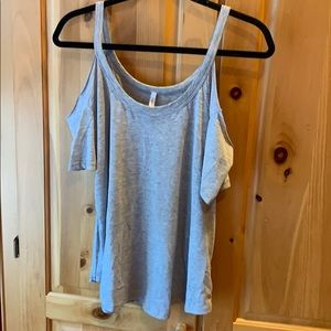 Cut out shoulders short sleeve top